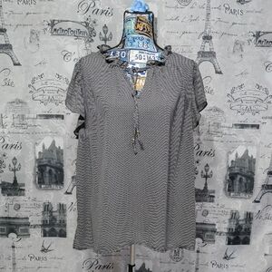 Liz Claiborne Monochrome Patterned Blouse